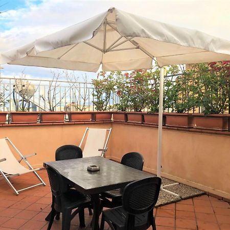 Case Vacanze " Il Duomo" Napoli Exterior foto